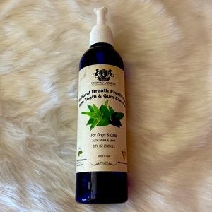 Teeth and gum cleaner for dogs and cats